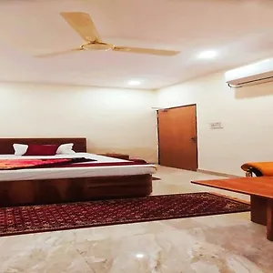 https://hotel-rudra-paradise.hotels-varanasi.com